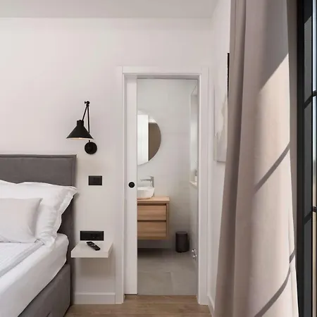 Beautiful Zrinchi Villa *